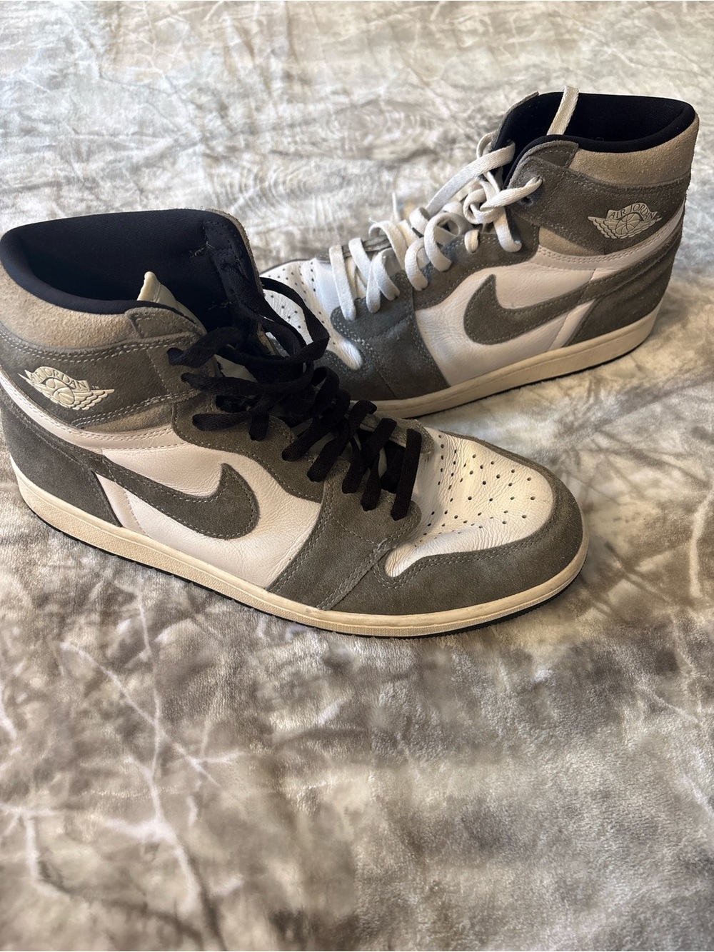 Jordan 1 High Top Sneakers - Gray/White